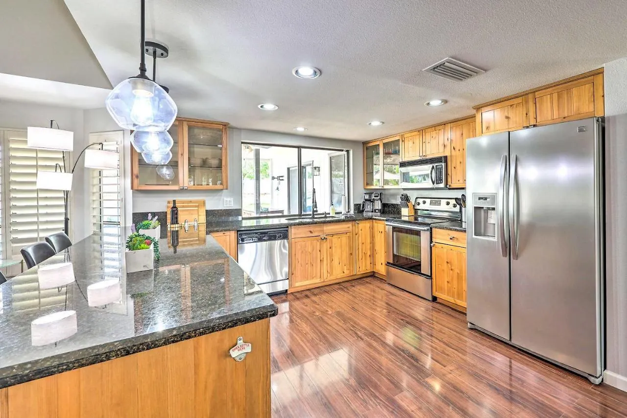 Sunny Scottsdale Home With Heated Pool And Patio בית נופש