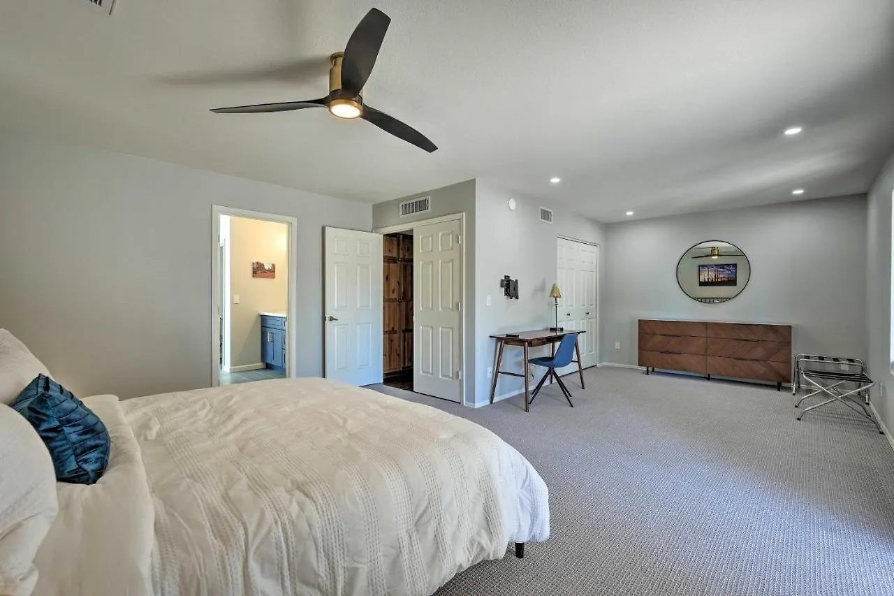 בית נופש Sunny Scottsdale Home With Heated Pool And Patio