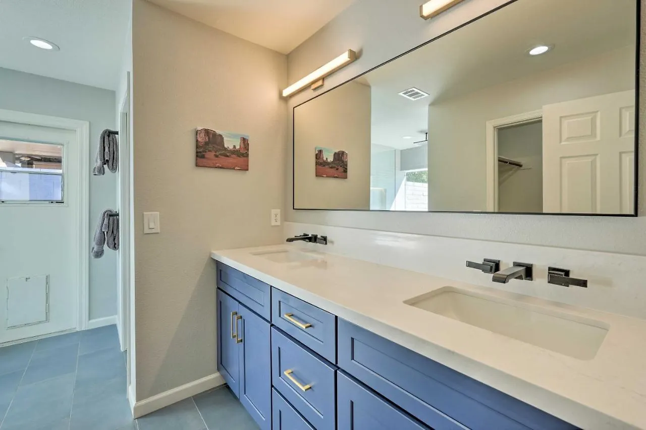 בית נופש Sunny Scottsdale Home With Heated Pool And Patio